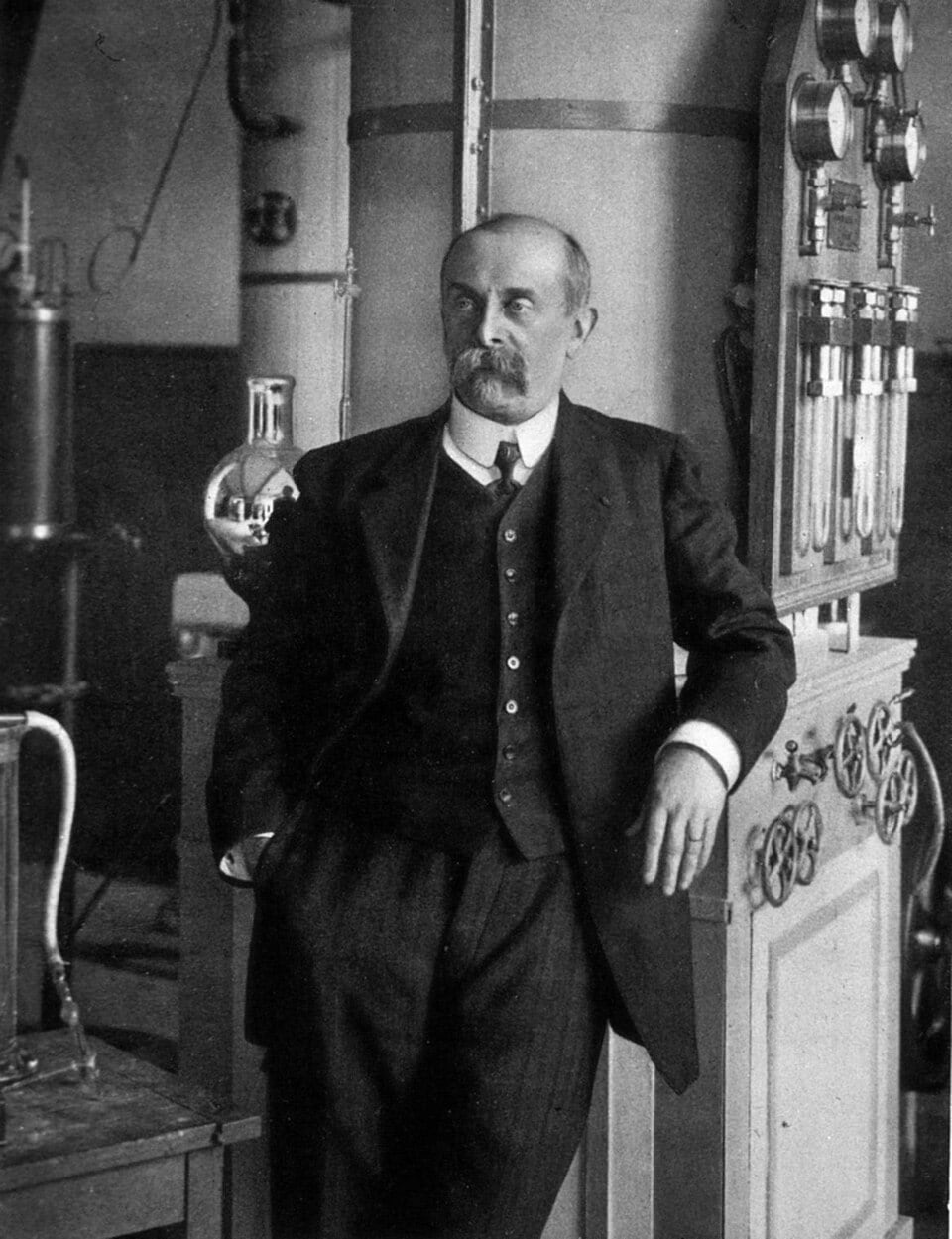 Figure 2 — Jacques-Arsène d'Arsonval (1851–1940), who from 1889 showed that currents oscillating above roughly 5,000–10,000 Hz pass through the body without the muscular convulsion of ordinary shock.