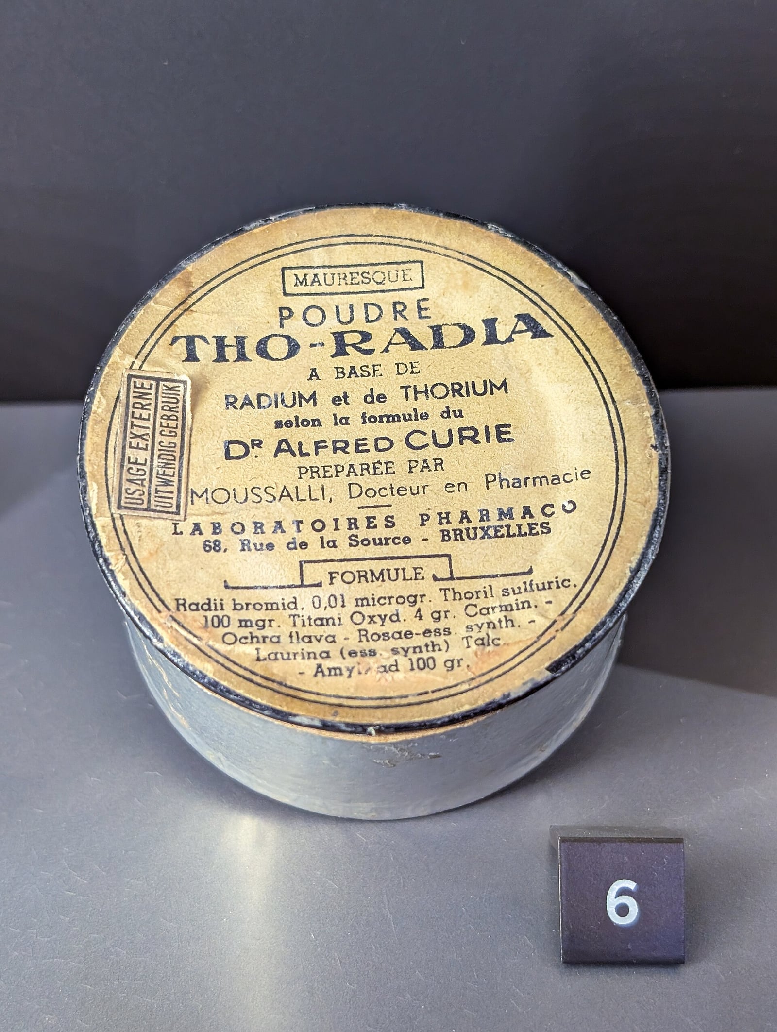 Figure 9 — Tho-Radia face powder, "à base de radium et thorium, selon la formule du Dr Alfred Curie." There was no Dr Alfred Curie. The name was invented to trade on the most trusted surname in radioactivity,…
